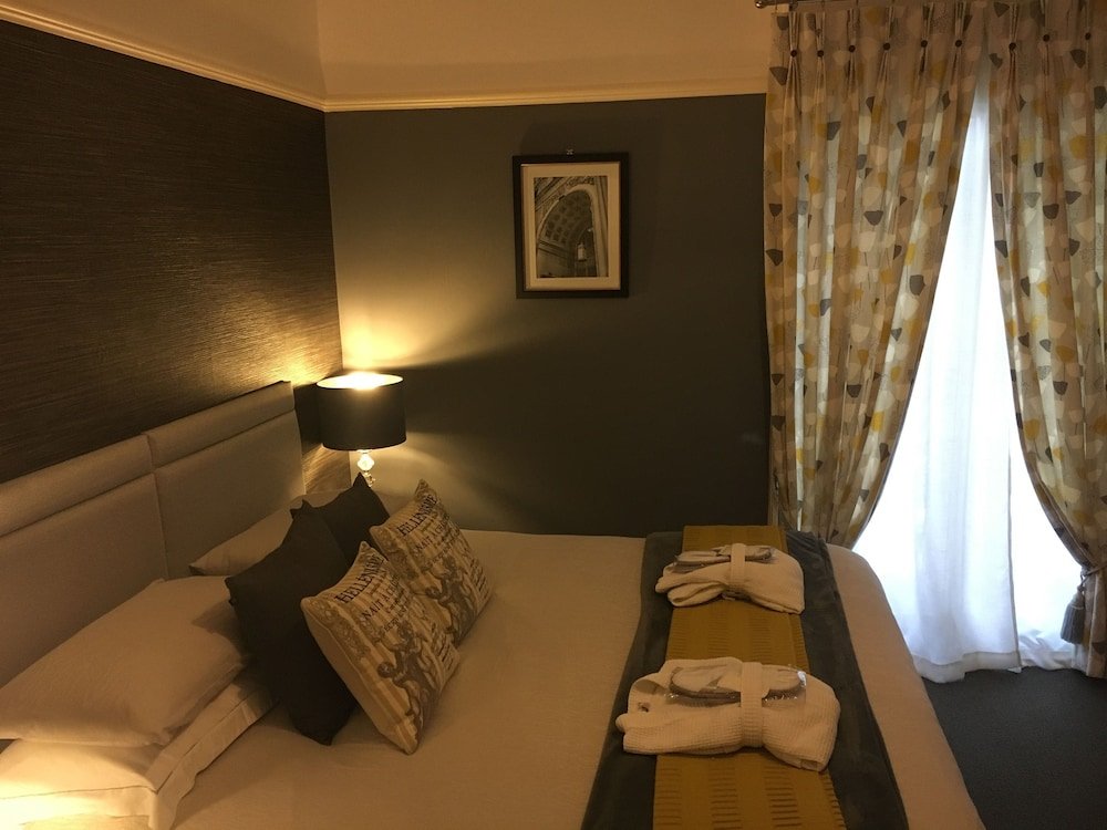 Фото Worth House