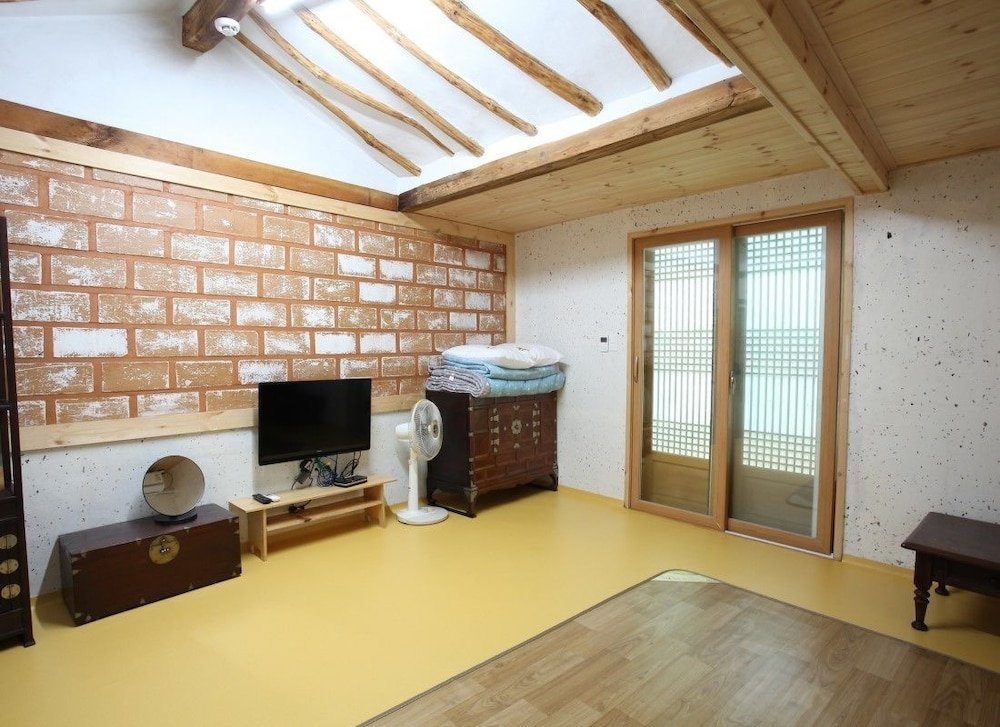 Фото Hwangnam Gotaek Keumseulchae