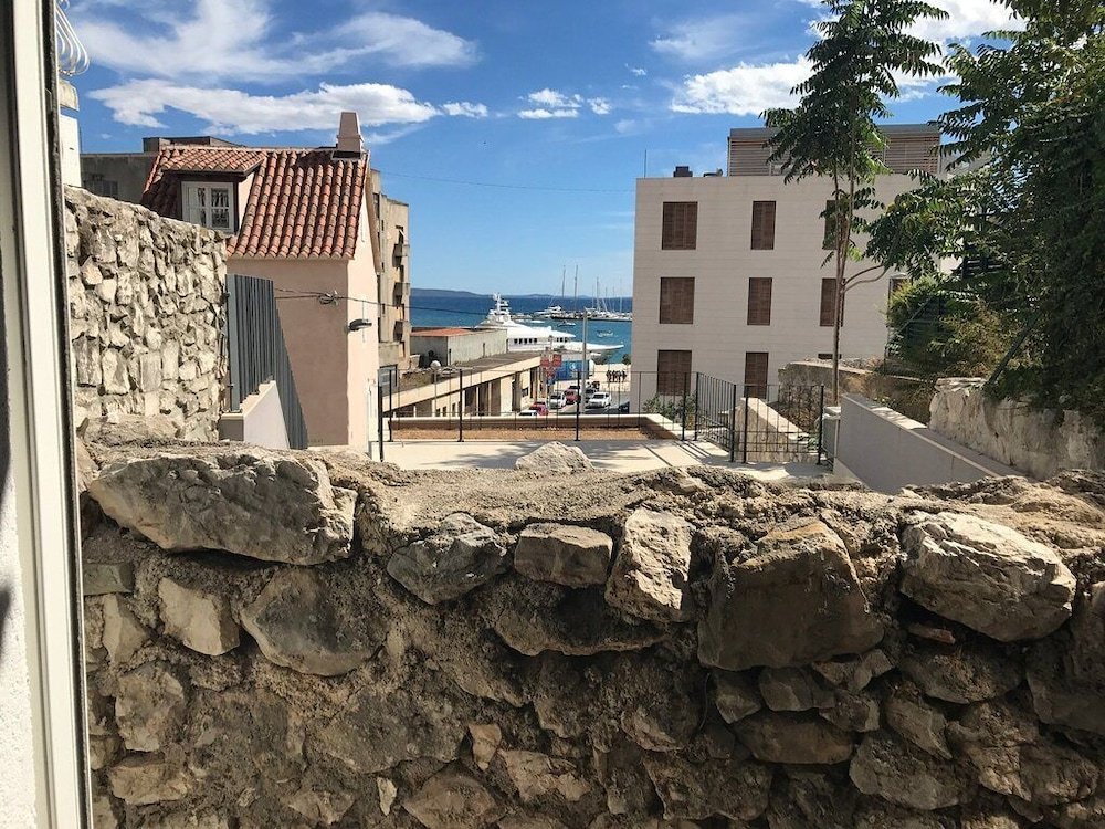 Фото Garden Apartment Hotel