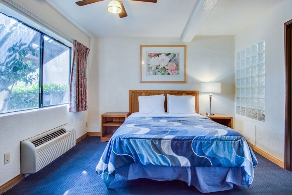 Фото Seaport Village Inn Avalon