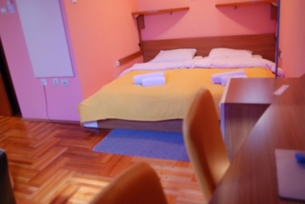 Фото Car Royal Apartments and Rooms