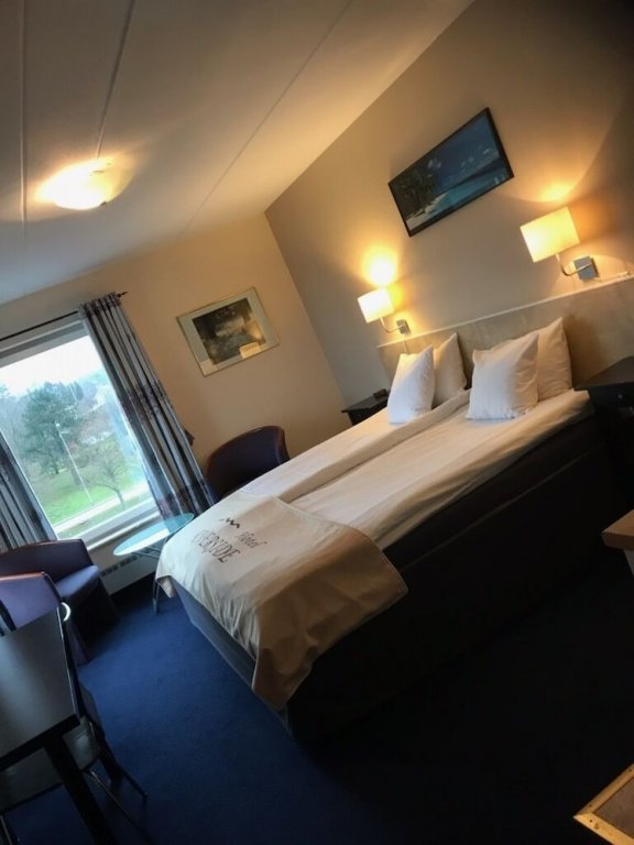 Фото Hotel Riverside