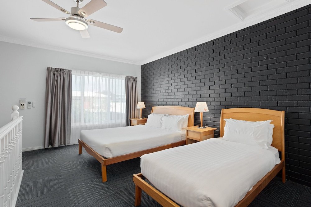 Фото Comfort Inn The International