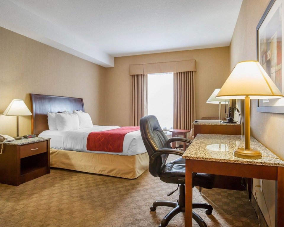 Фото Comfort Inn & Suites