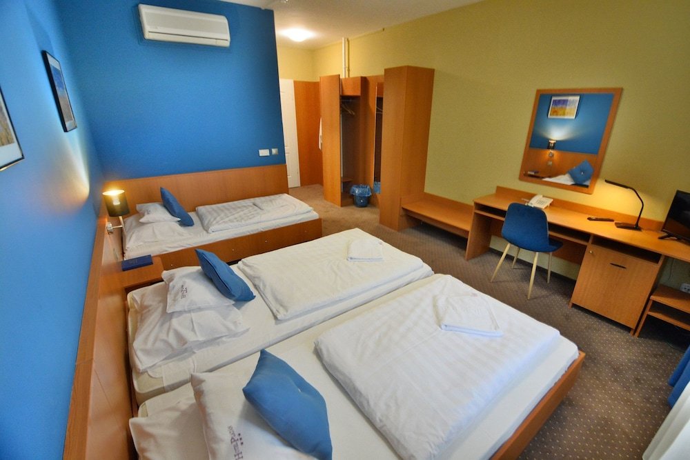 Фото Hotel Platan