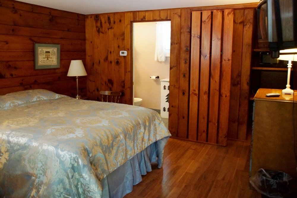 Фото Saratoga Garden Motel