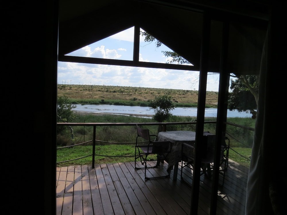 Фото Crocodile Bridge Safari Lodge