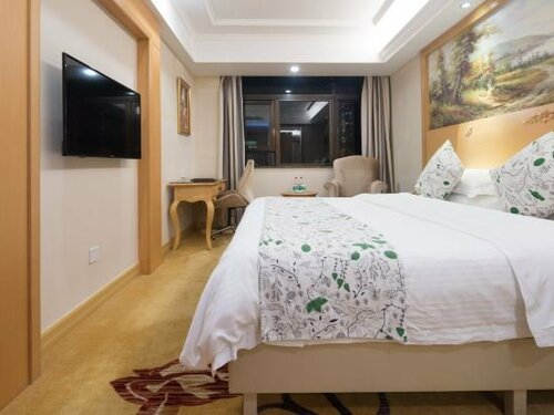 Гостиница Greentree Inn Shenzhen Dongmen в Шэньчжэне