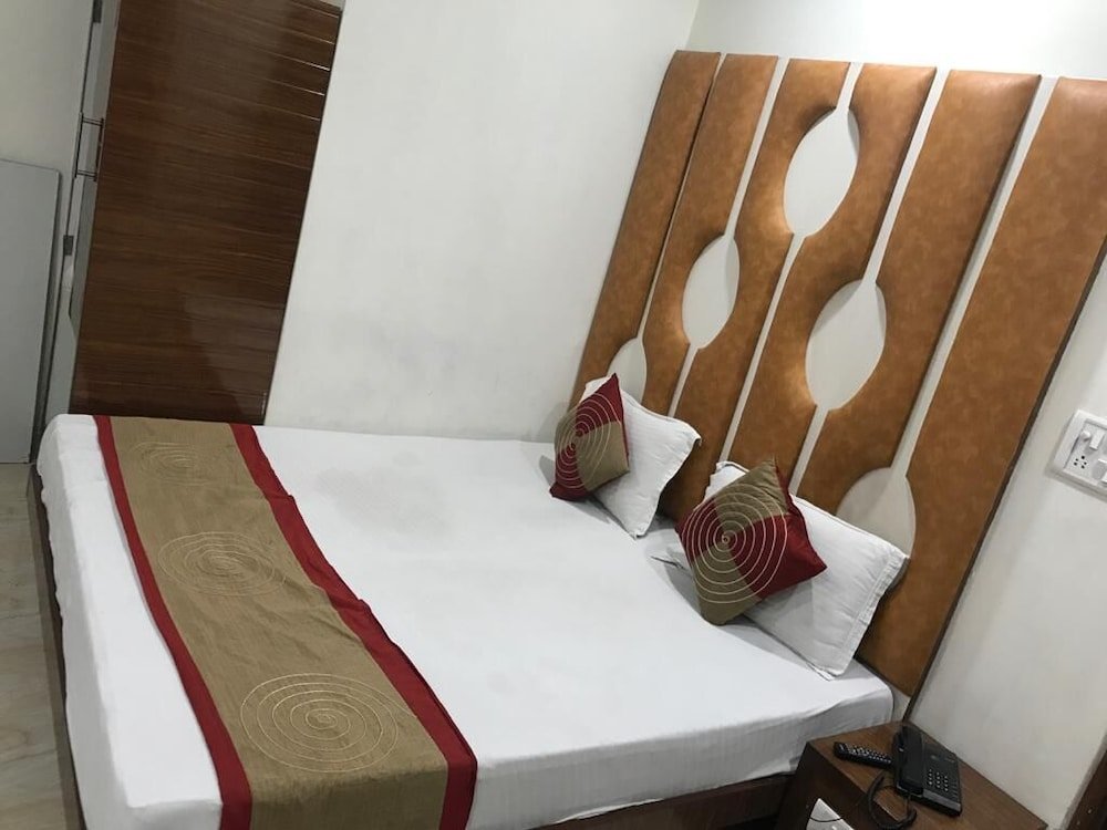 Фото Hotel Crystal Deluxe at New Delhi Railway Station