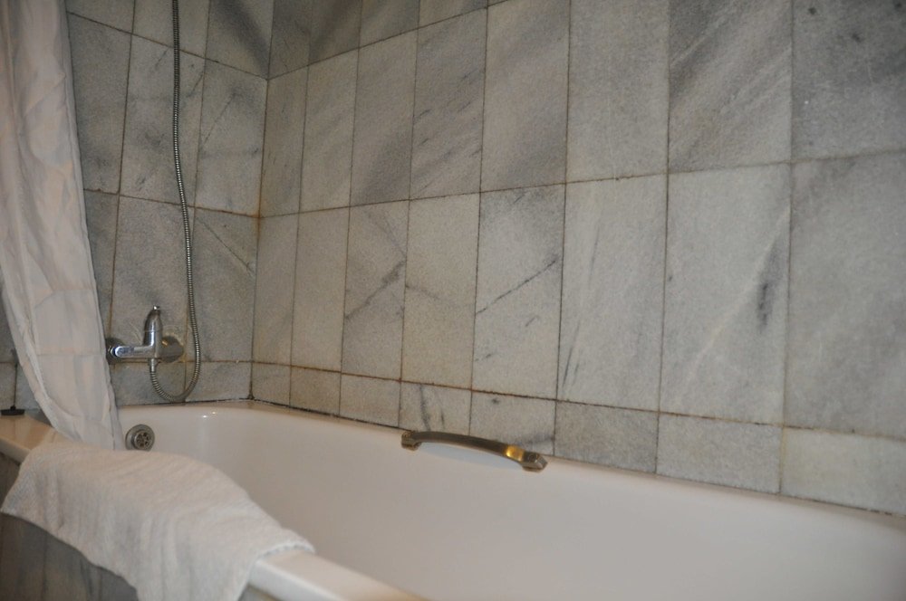 Фото Garuda Plaza Hotel