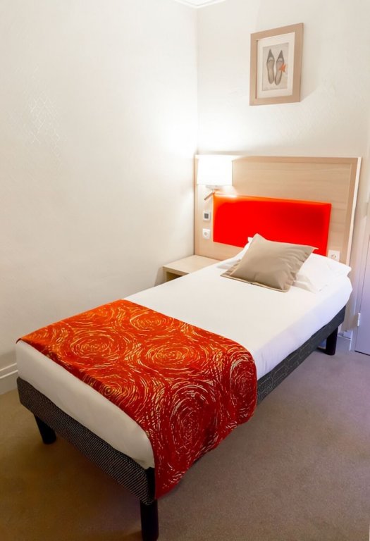 Фото D'win Hotel