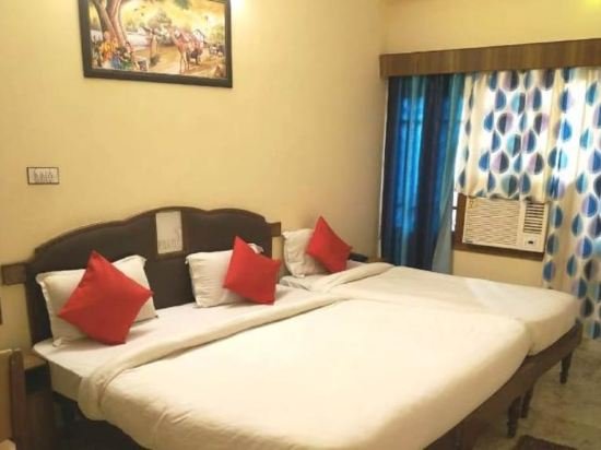 Фото Hotel Vinayakam