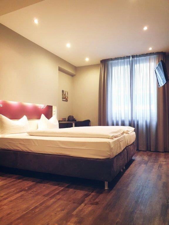 Фото Hotel am Augustinerplatz