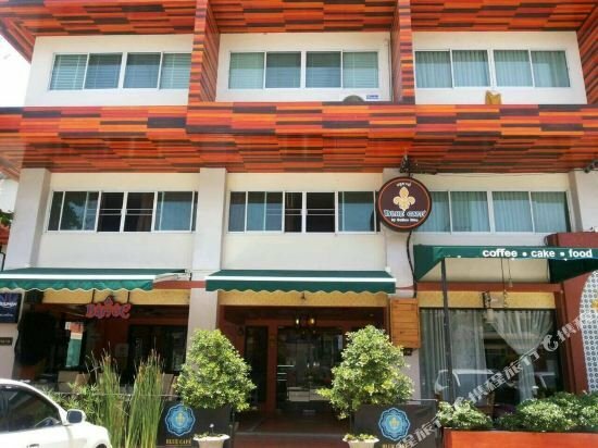 Гостиница Oyo 995 Blue Cafe Apartment в Чиангмае
