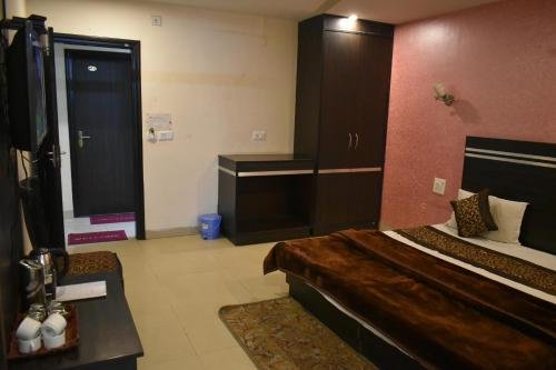 Фото Hotel Himalayan