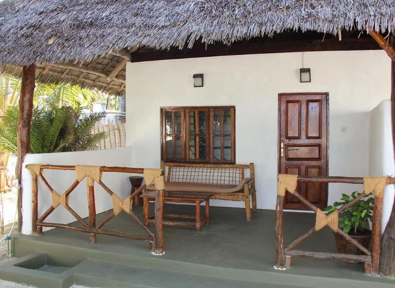 Фото Makuti Beach Bungalows