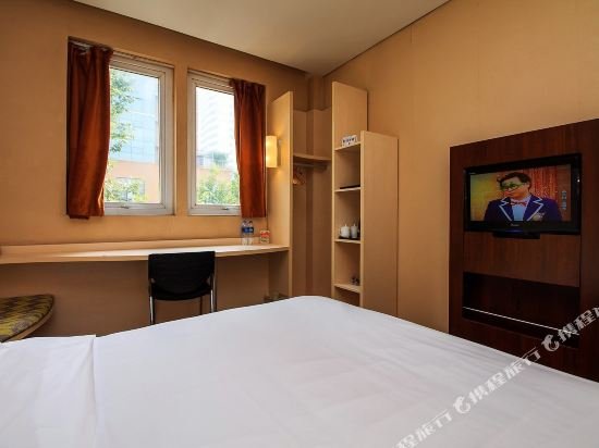 Фото Super8 Hotel Anyang Hongqi Road