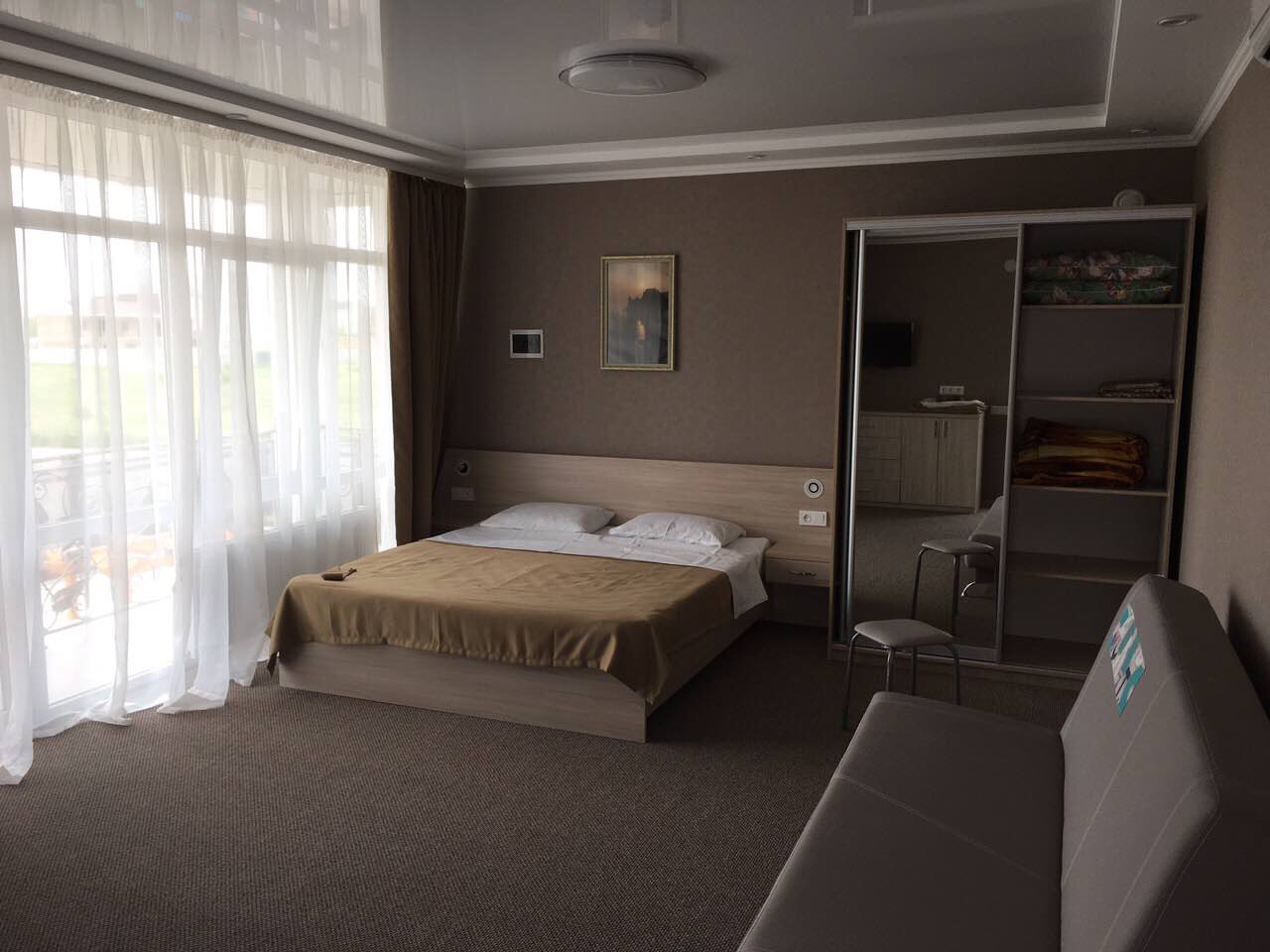 Фото Лазурный