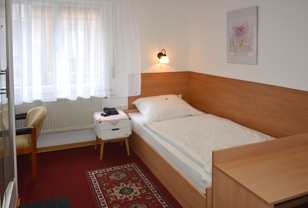 Фото Hotel Haus Isenburg