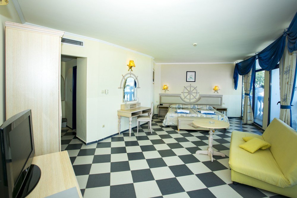 Фото Chaika Beach