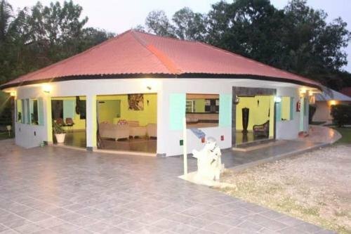 Гостиница Sindola Safari Lodge