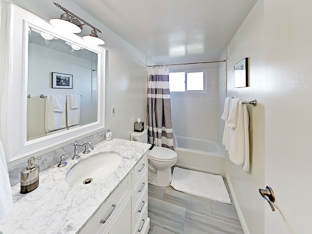 Фото Gillespie Unit B - 3 Br Duplex