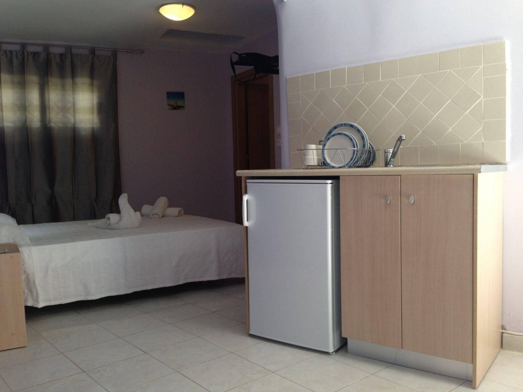 Фото Zefyros Hotel