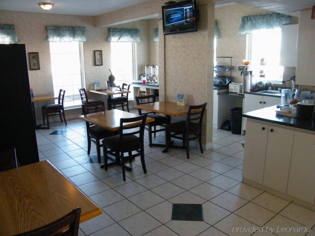 Фото Ramada Limited 100 Mile House