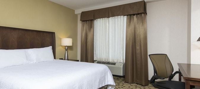 Фото Hilton Garden Inn Louisville Downtown