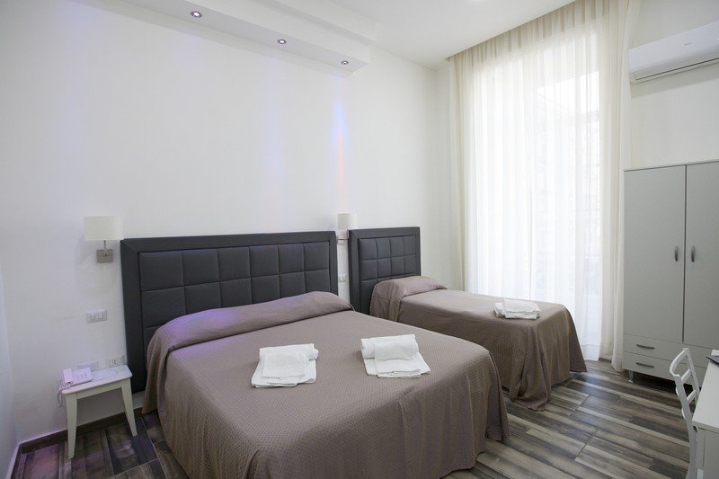 Фото Napoli Garibaldi Luxury