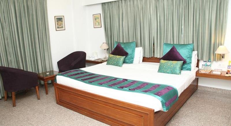 Фото Hotel Swati Deluxe