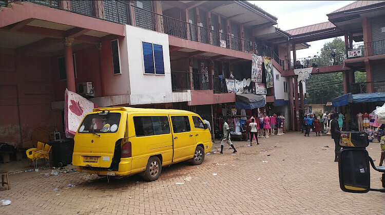 Market Sewfi Station, Adehye3 market, Kumasi, photo