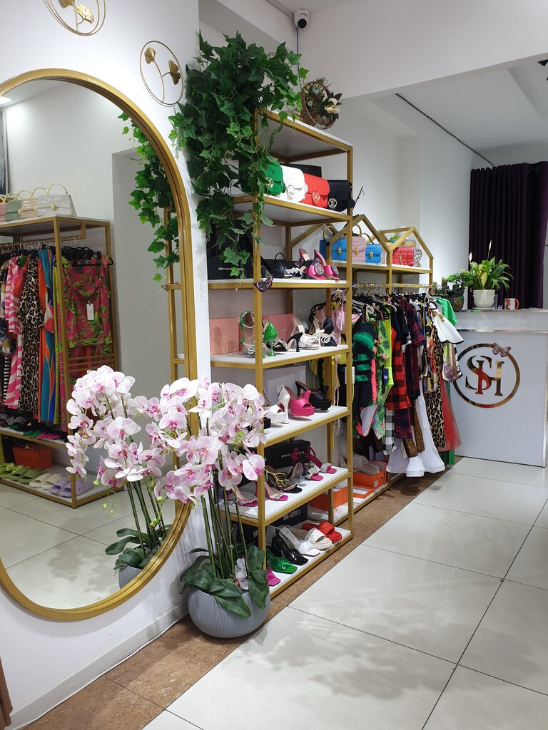 Kiyim-kechaklar do‘koni Shahzoda shop, Toshkent, foto