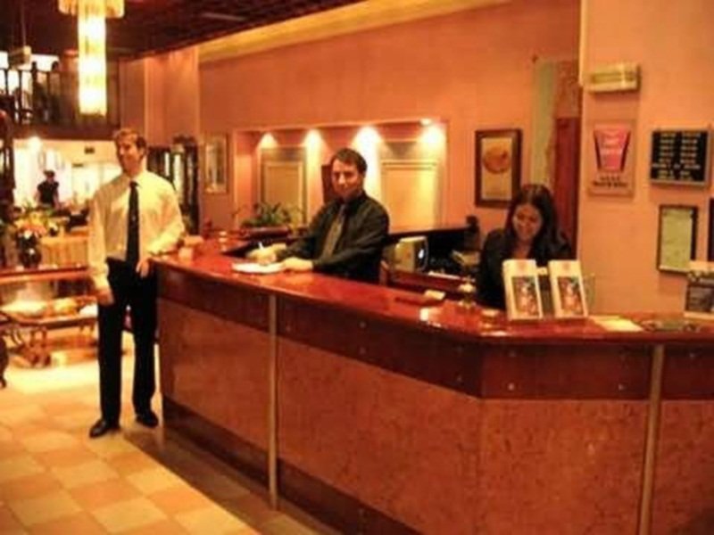 Фото Art Deco Hotel And Suites