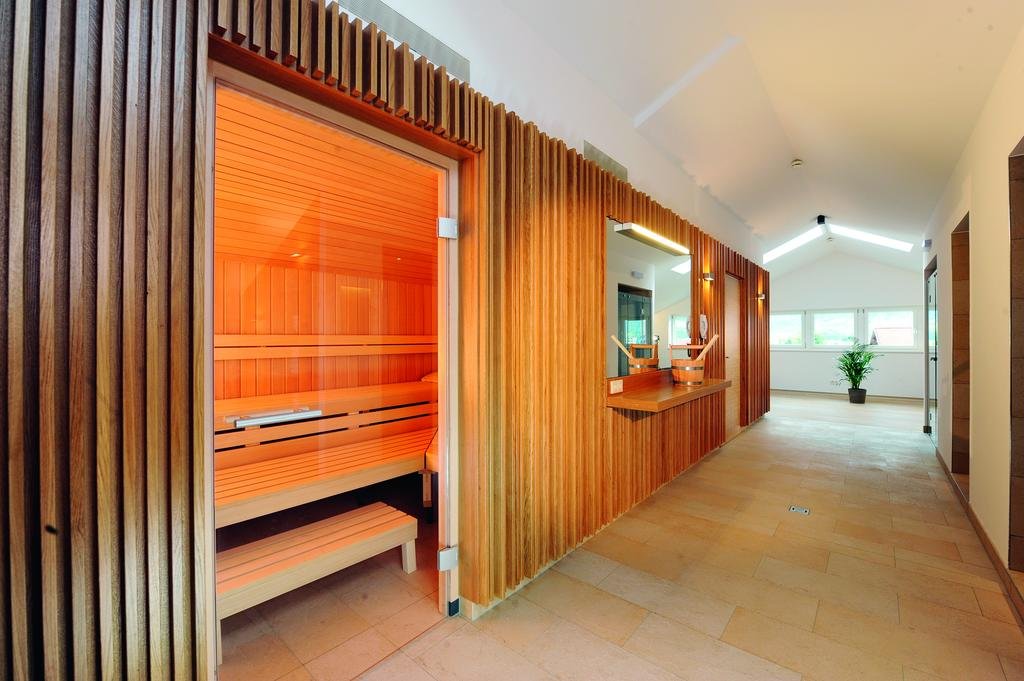 Фото Hotel Goldener Adler Wattens