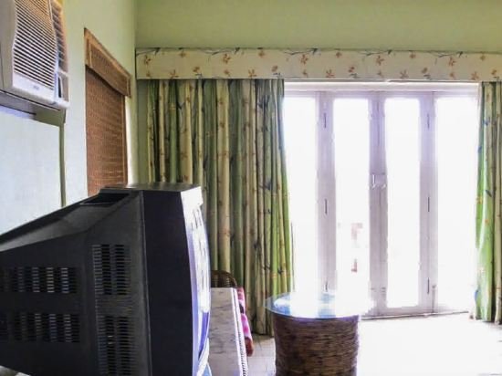 Фото Indismart Woodbourne Resort