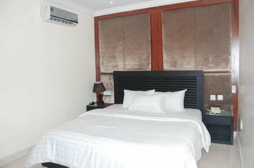 Гостиница Serena Hotel & Suites в Лагосе