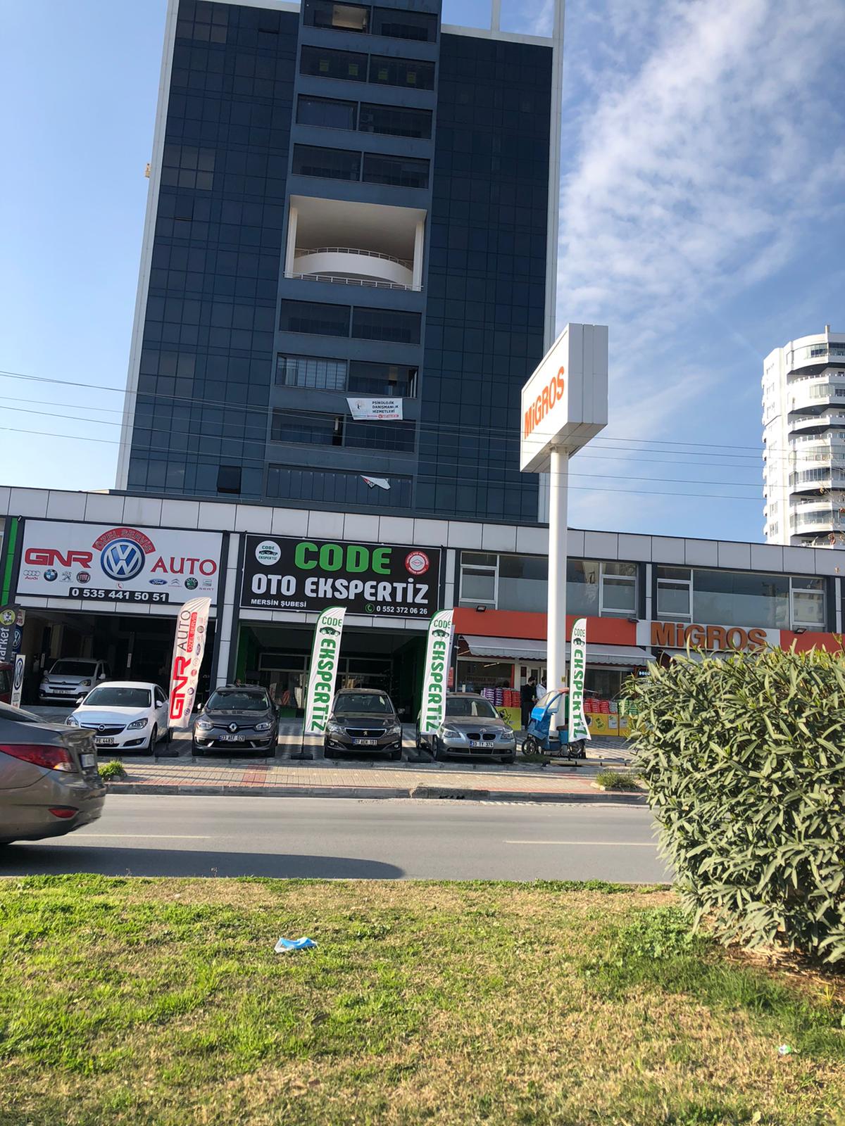 Ozlem Kaya Make Up & Beauty Studio