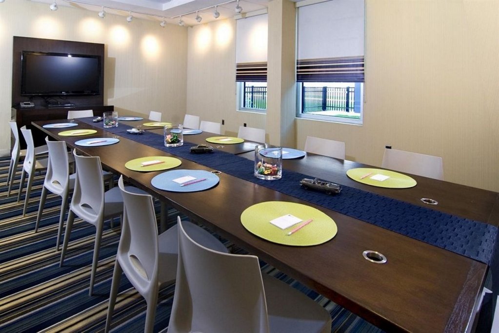 Фото Aloft Philadelphia Airport