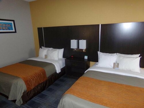 Гостиница Comfort Inn Cleveland Airport