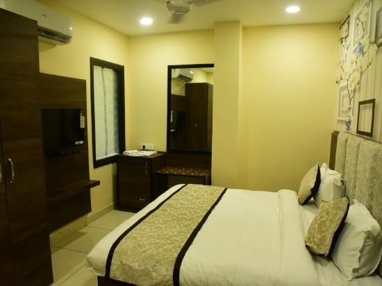 Фото Hotel Karan Residency