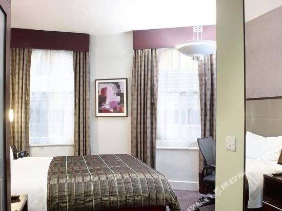 Фото The Grand at Trafalgar Square