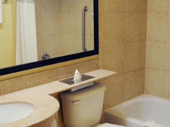 Фото Comfort Suites El Paso Airport