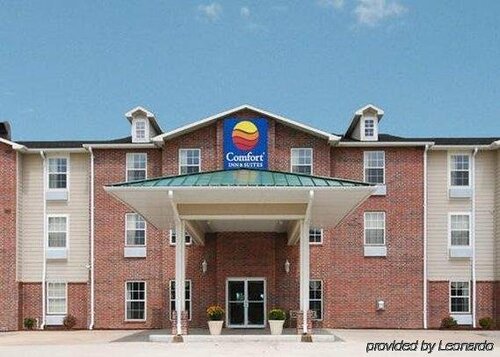 Гостиница Comfort Inn & Suites St. Louis - Chesterfield