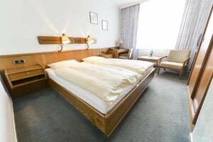 Peters Das Genusshotel in der Wingst (Bavaria, Main-Spessart, Bahnhofstr), hotel