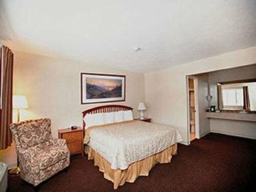 Гостиница Howard Johnson by Wyndham Traverse City в Траверс-Сити