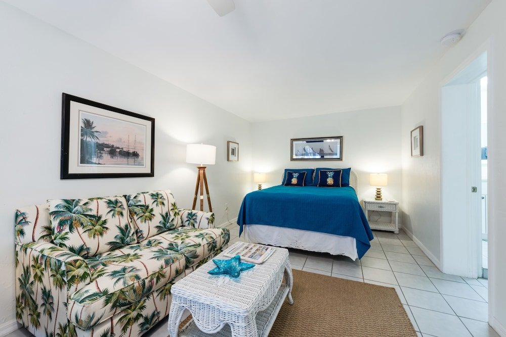 Фото Tarpon Tale Inn