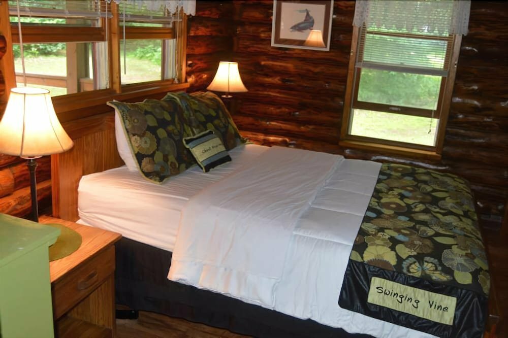 Hotel Cheat River Lodge and Cabins, State of West Virginia, photo