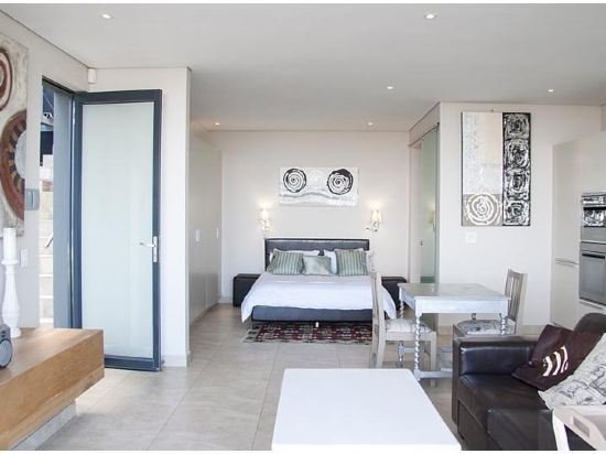 Фото Camps Bay Studio Guesthouse Studio