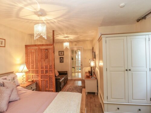 Жильё посуточно Charming 1-bed Studio Cottage in Winscombe